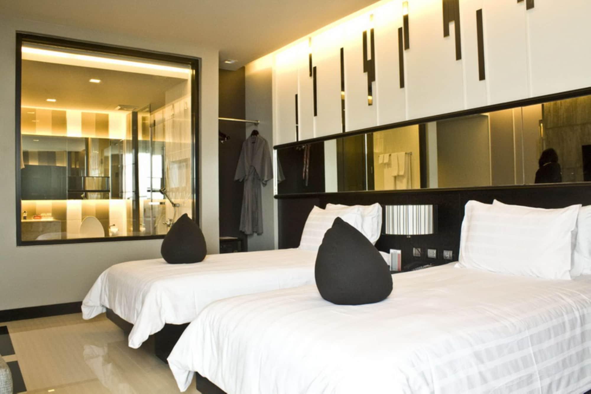 Tsix5 Phenomenal Hotel Pattaya Extérieur photo