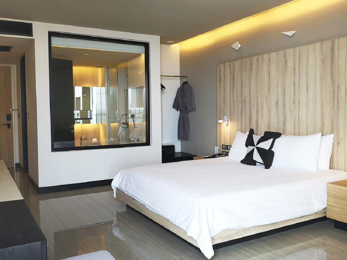 Tsix5 Phenomenal Hotel Pattaya Extérieur photo