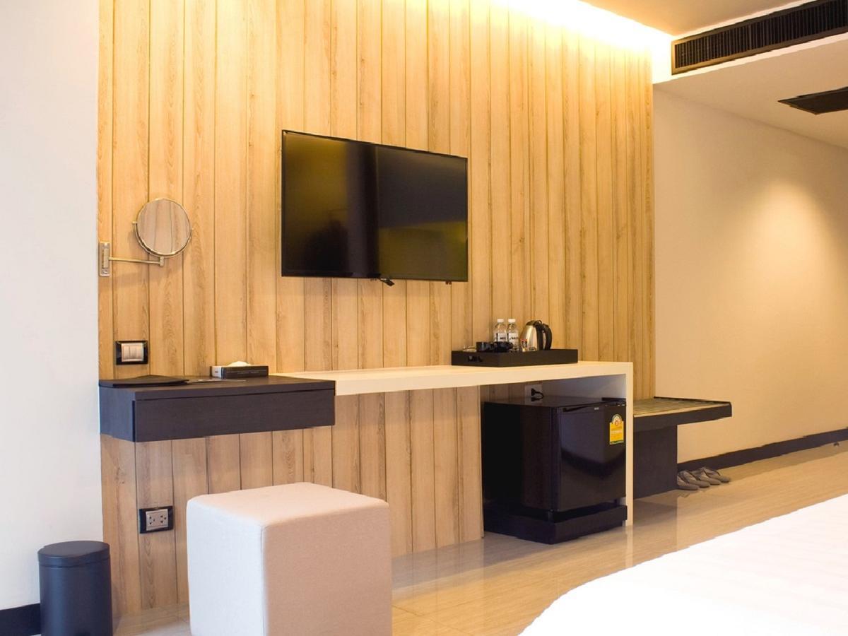 Tsix5 Phenomenal Hotel Pattaya Extérieur photo