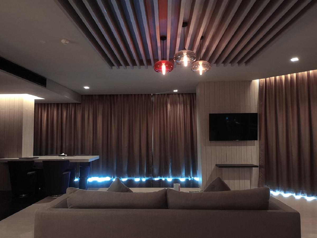 Tsix5 Phenomenal Hotel Pattaya Extérieur photo