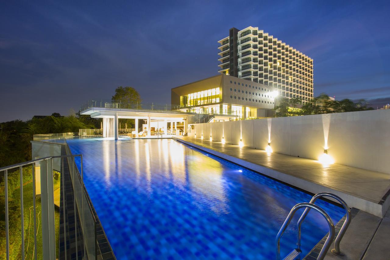 Tsix5 Phenomenal Hotel Pattaya Extérieur photo