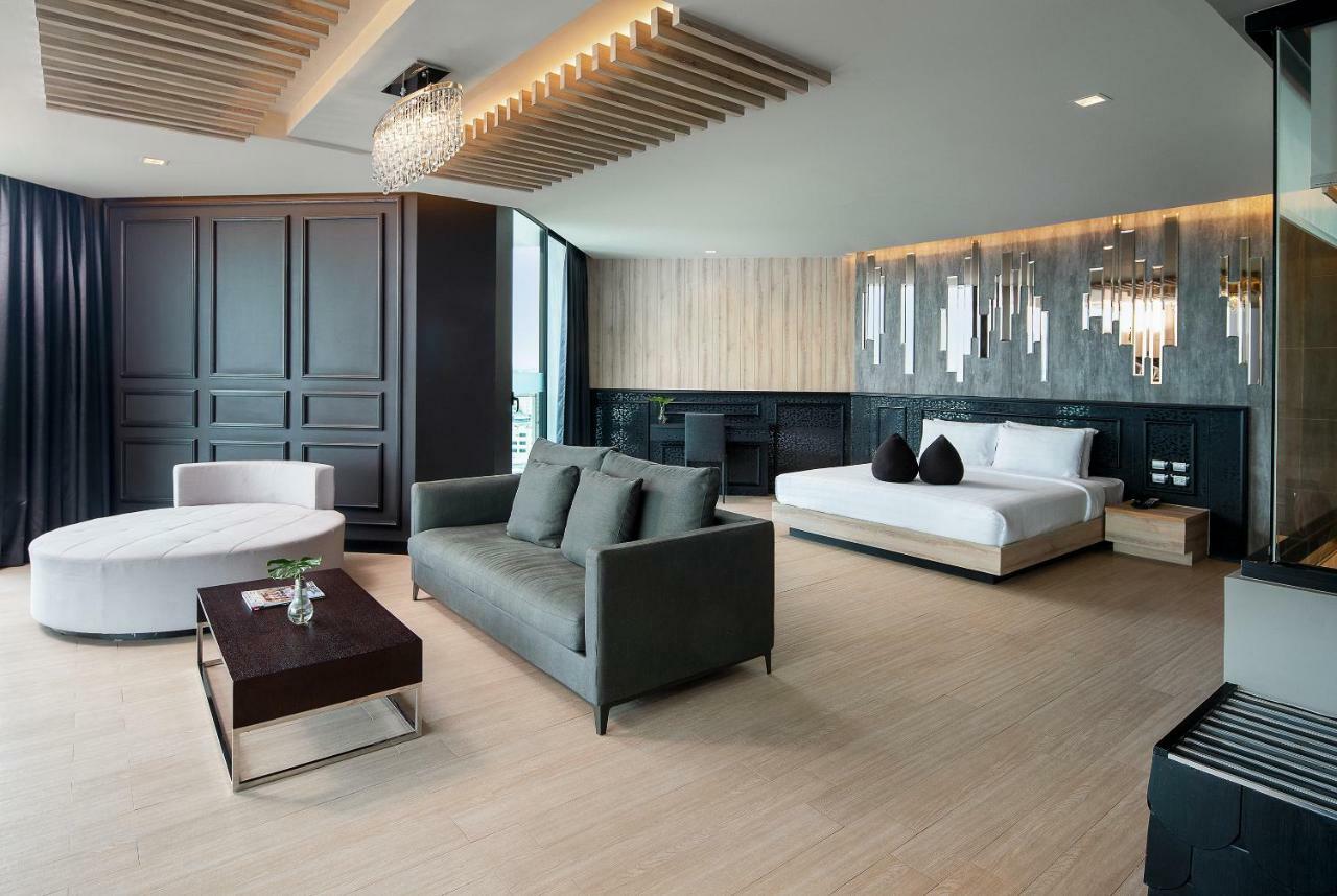 Tsix5 Phenomenal Hotel Pattaya Extérieur photo