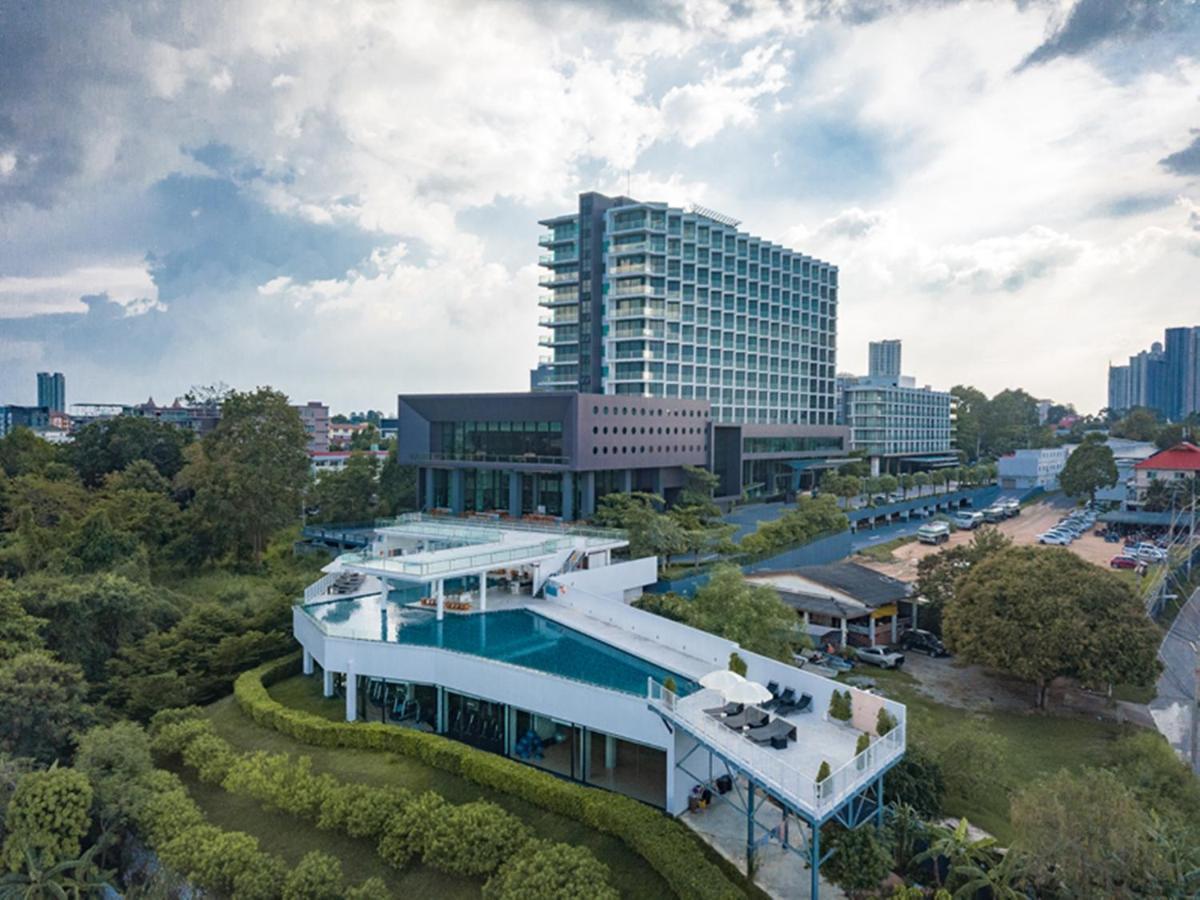 Tsix5 Phenomenal Hotel Pattaya Extérieur photo
